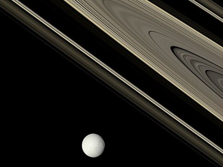 Saturnv odvk prstenec
